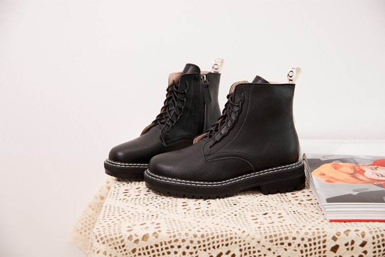 Women's Fashion Trendy Style Leather Boots