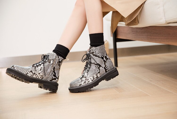 Women's Fashion Trendy Style Leather Boots