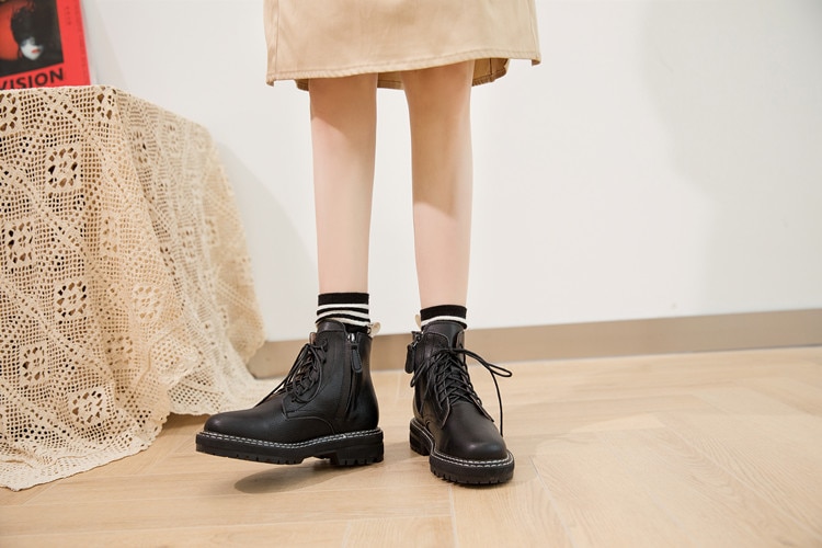 Women's Fashion Trendy Style Leather Boots